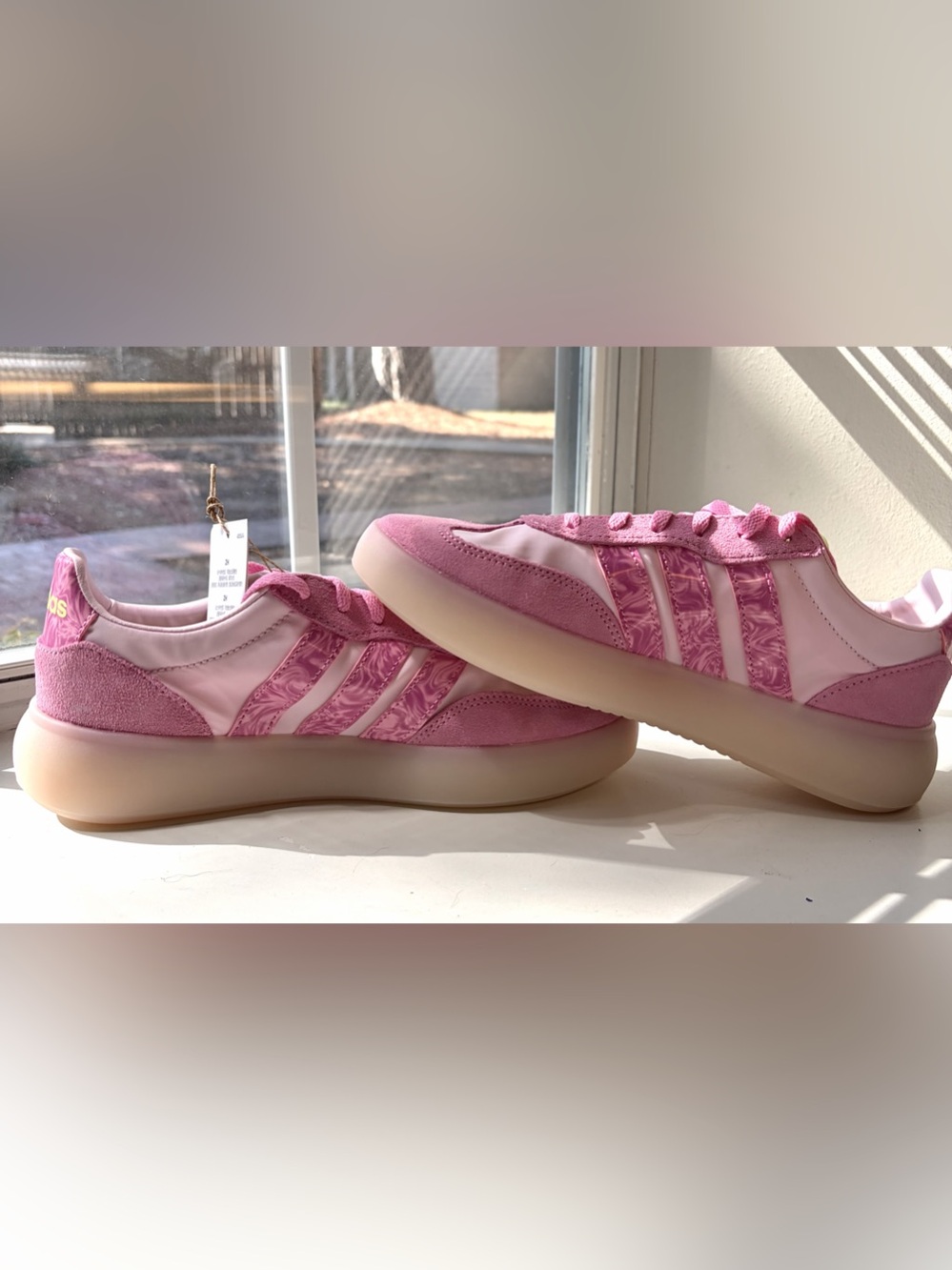 NWT Adidas Pink Marble Barreda with Gummed bottom, 7 women’s
